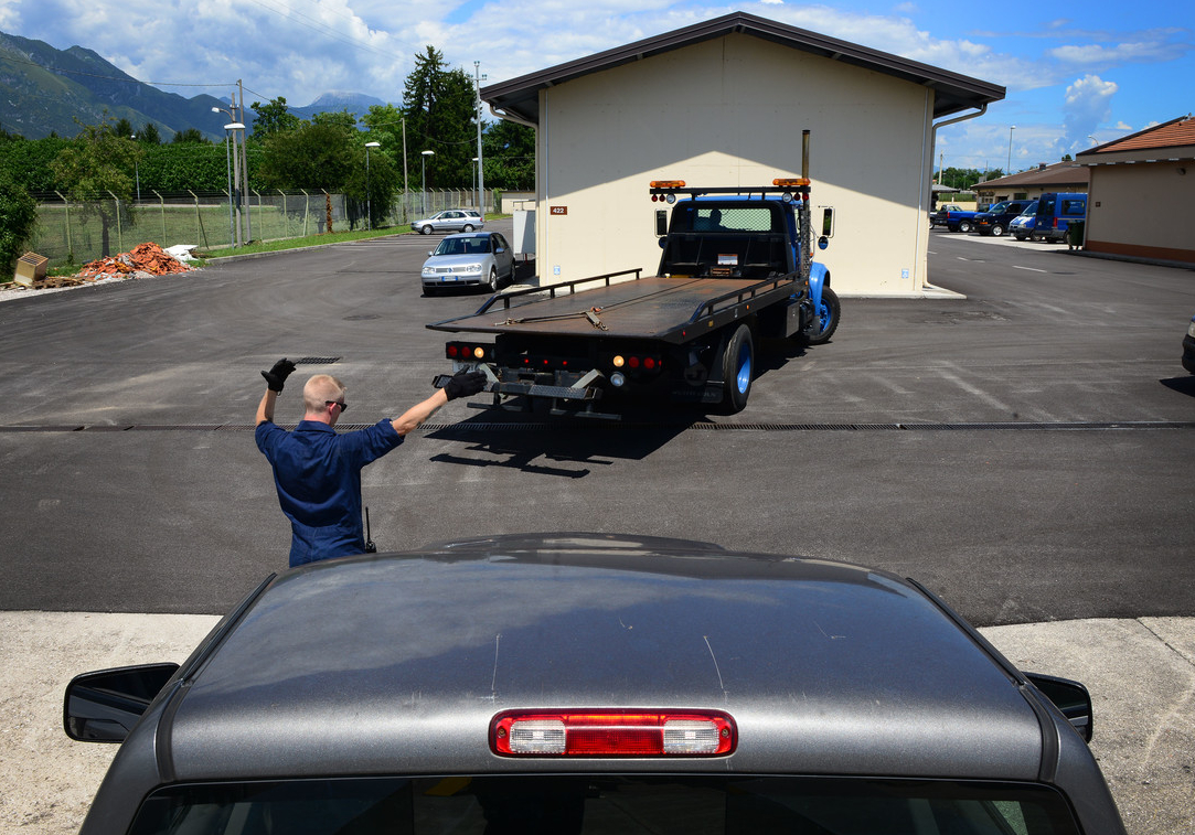 this image shows towing company in Oakland Park, Florida